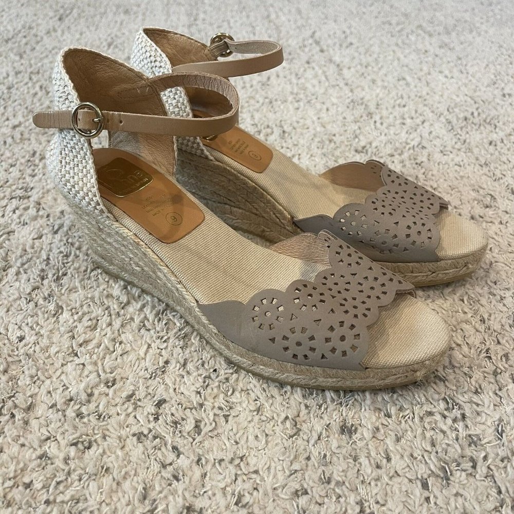 Kanna Espadrille Wedge Peep Toe Tan Leather Sandals Lasercut Floral | Size 9